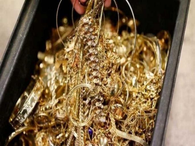 Mangaluru thief swallowed 35 gm of gold ornaments jewelery with Icecream arrested | बोंबला! पोलिसांपासून वाचण्यासाठी चोराने आयस्क्रीमसोबत खाल्ले सोन्याचे दागिने, असा झाला खुलासा.... Mangaluru thief swallowed 35 gm of gold ornaments jewelery with Icecream arrested | बोंबला! पोलिसांपासून वाचण्यासाठी चोराने आयस्क्रीमसोबत खाल्ले सोन्याचे दागिने, असा झाला खुलासा....