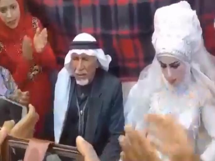Man became 37th time bridegroom in front of 28 wives, 135 children, 126 grandchildren video viral | २८ बायका, १३५ मुले आणि १२६ नातवंडांसमोर 'या' व्यक्तीने केलं असं काही, लोक झाले हैराण Man became 37th time bridegroom in front of 28 wives, 135 children, 126 grandchildren video viral | २८ बायका, १३५ मुले आणि १२६ नातवंडांसमोर 'या' व्यक्तीने केलं असं काही, लोक झाले हैराण