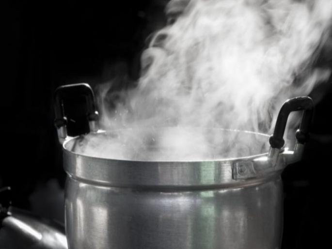 Shocking A Woman from England poured hot water over her husband and he died | Shocking! उकळत्या पाण्यात ३ किलो साखर टाकली आणि पाणी झोपलेल्या पतीवर ओतलं, पतीचा मृत्यू Shocking A Woman from England poured hot water over her husband and he died | Shocking! उकळत्या पाण्यात ३ किलो साखर टाकली आणि पाणी झोपलेल्या पतीवर ओतलं, पतीचा मृत्यू