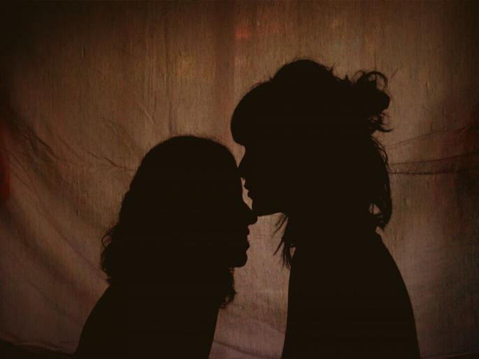 Bihar : Woman went to jail for having a homosexual relationship with a minor | अल्पवयीन मुलीला घरी नेऊन अश्लील व्हिडीओ दाखवत होती तरूणी, अनेकदा ठेवले समलैंगिक संबंध Bihar : Woman went to jail for having a homosexual relationship with a minor | अल्पवयीन मुलीला घरी नेऊन अश्लील व्हिडीओ दाखवत होती तरूणी, अनेकदा ठेवले समलैंगिक संबंध
