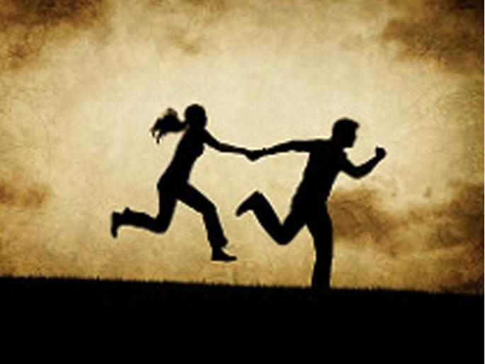 Couple caught by BSF on indo Pak border were trying escape to Pakistan | बॉर्डर क्रॉस करून पाकिस्तानात पळून जात होतं प्रेमी युगुल, पण... Couple caught by BSF on indo Pak border were trying escape to Pakistan | बॉर्डर क्रॉस करून पाकिस्तानात पळून जात होतं प्रेमी युगुल, पण...