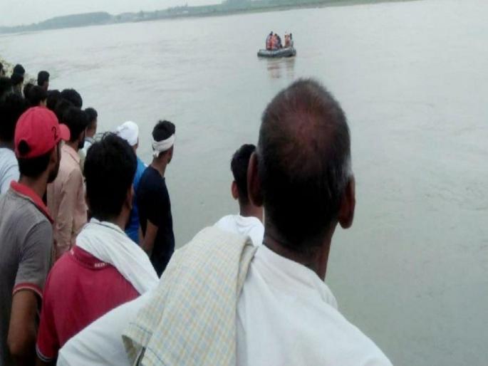 UP : Girlfriend insisted on getting married then boyfriend threw her in Yamuna river | धक्कादायक! लग्नासाठी मागे लागली होती प्रेयसी, प्रियकराने दिलं नदीत ढकलून