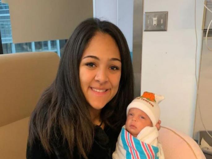 woman got pregnant after eating sandwich, know what happens next | हे तर काहीतरी भलतच! ही महिला म्हणतेय, सँडविचने हिला केलं प्रेग्ननंट, निघाली पाच महिन्यांची गर्भवती woman got pregnant after eating sandwich, know what happens next | हे तर काहीतरी भलतच! ही महिला म्हणतेय, सँडविचने हिला केलं प्रेग्ननंट, निघाली पाच महिन्यांची गर्भवती