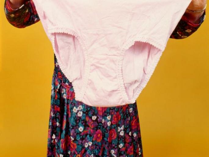 UK facing underwears and pajamas shortage people buying pants from black market | 'या' देशात आलाय अंडरविअरचा मोठा शॉर्टेज, चौपट भावाने ब्लॅक मार्केटमधून घेत आहेत लोक UK facing underwears and pajamas shortage people buying pants from black market | 'या' देशात आलाय अंडरविअरचा मोठा शॉर्टेज, चौपट भावाने ब्लॅक मार्केटमधून घेत आहेत लोक