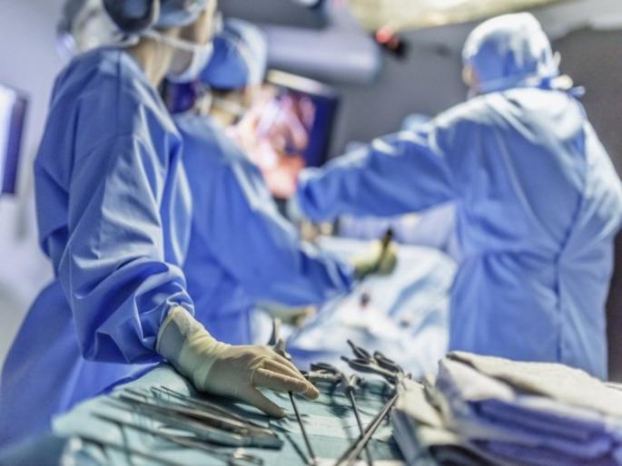 Big News : Pig kidney transplant in human patient successfully by us surgeons | मोठी बातमी! मानवी शरीरात डुकराच्या किडनीचं यशस्वी ट्रान्सप्लांट, डॉक्टरांना मिळालं मोठं यश Big News : Pig kidney transplant in human patient successfully by us surgeons | मोठी बातमी! मानवी शरीरात डुकराच्या किडनीचं यशस्वी ट्रान्सप्लांट, डॉक्टरांना मिळालं मोठं यश