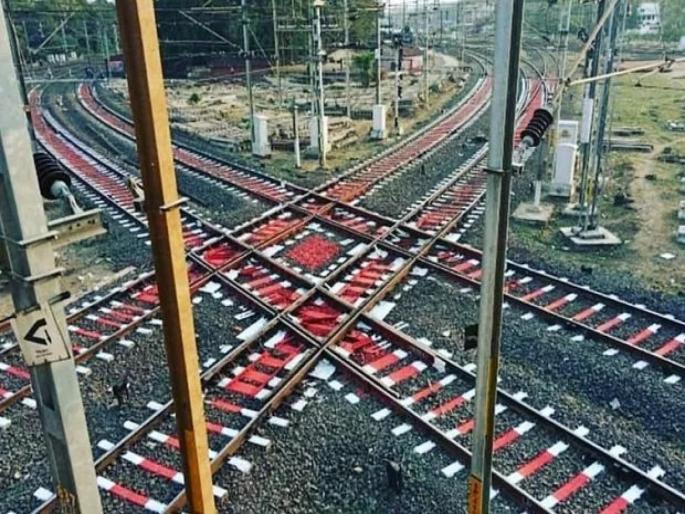 What is diamond crossing know about its and importance | काय असते ही डायमंड रेल्वे क्रॉसिंग आणि कशी जाते यावरून ट्रेन? What is diamond crossing know about its and importance | काय असते ही डायमंड रेल्वे क्रॉसिंग आणि कशी जाते यावरून ट्रेन?