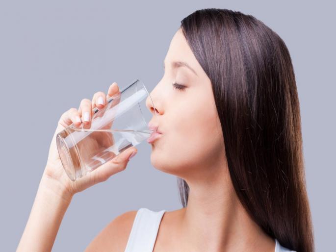 6 benefits of drinking warm water during winters | हिवाळ्यात कोमट पाणी पिण्याचे हे फायदे वाचाल तर लगेच प्यायला सुरूवात कराल! 6 benefits of drinking warm water during winters | हिवाळ्यात कोमट पाणी पिण्याचे हे फायदे वाचाल तर लगेच प्यायला सुरूवात कराल!
