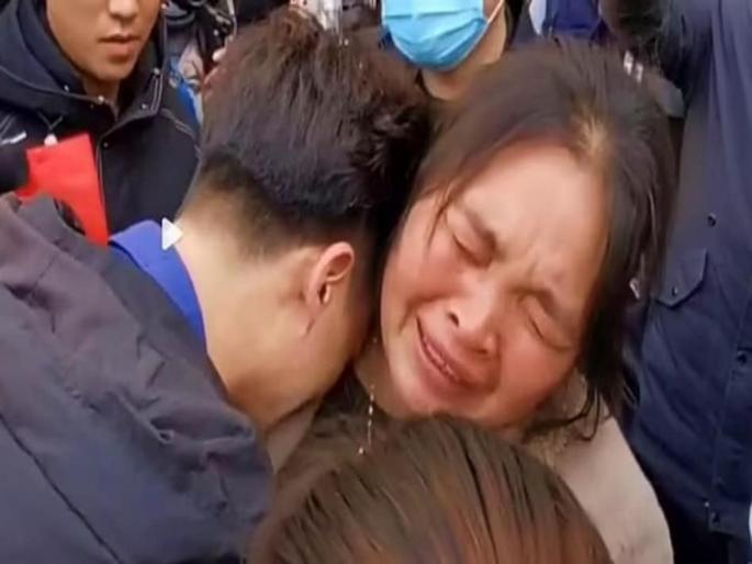 Man reunited with his mother 33 years later drawing made from memory of his home village | ४ वर्षांचा असताना झाला होता किडनॅप, ३३ वर्षांनी आईला भेटला; कशी झाली भेट वाचून व्हाल अवाक् Man reunited with his mother 33 years later drawing made from memory of his home village | ४ वर्षांचा असताना झाला होता किडनॅप, ३३ वर्षांनी आईला भेटला; कशी झाली भेट वाचून व्हाल अवाक्