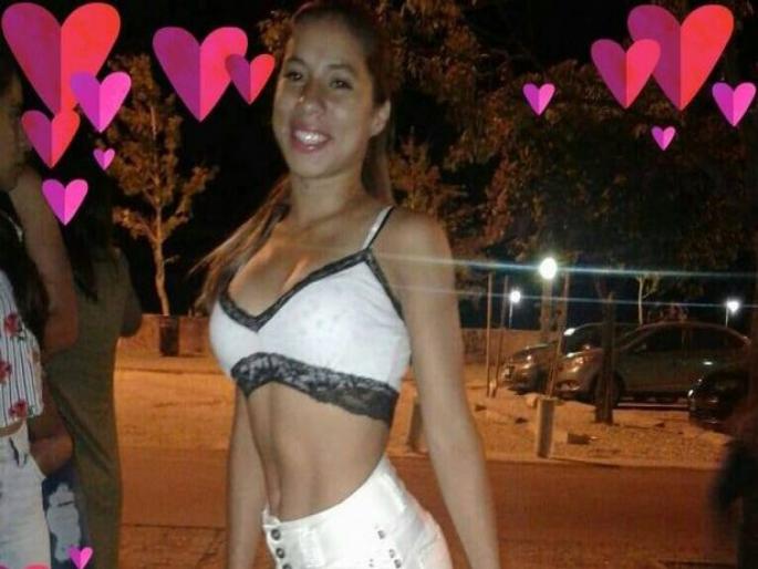 Onlyfans model found dead in bedroom with 14 stab wounds in mystery killing | धक्कादायक! २१ वर्षीय मॉडलची गेस्ट हाऊसमध्ये हत्या, शरीरावर दिसले चाकूचे १४ वार Onlyfans model found dead in bedroom with 14 stab wounds in mystery killing | धक्कादायक! २१ वर्षीय मॉडलची गेस्ट हाऊसमध्ये हत्या, शरीरावर दिसले चाकूचे १४ वार