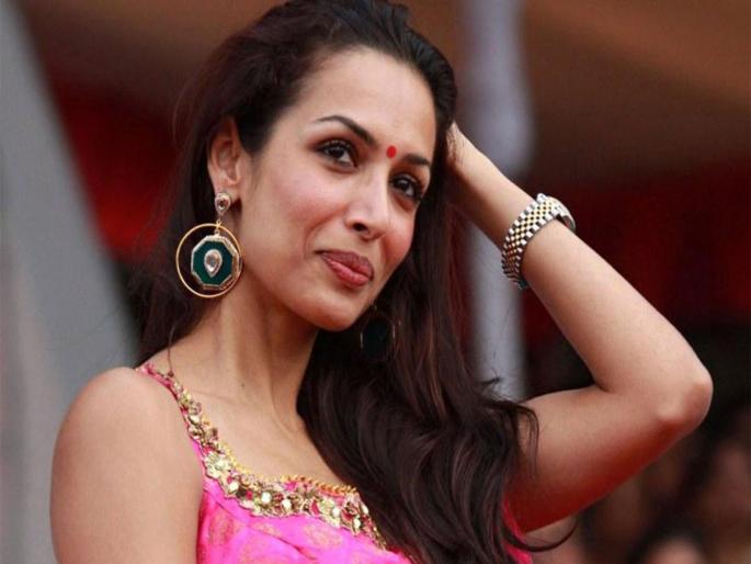 Malaika Arora's bold pool picture goes viral | मलायका अरोराने पूलमध्ये एन्ट्री घेताच फॅन्स झाले फ्लॅट, फोटो फॅन्स म्हणाले - हाय गरमी... Malaika Arora's bold pool picture goes viral | मलायका अरोराने पूलमध्ये एन्ट्री घेताच फॅन्स झाले फ्लॅट, फोटो फॅन्स म्हणाले - हाय गरमी...