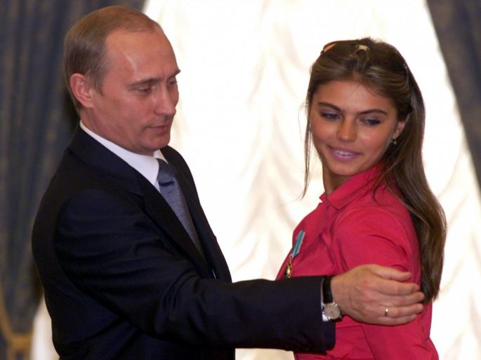 Vladimir Putin secrete girlfriend Alina Kabaeva stucks in Russia Ukraine war | रशिया-यूक्रेनच्या युद्धात 'अडकली' ब्लादिमीर पुतिन यांची 'सीक्रेट गर्लफ्रेन्ड', एका मागणीमुळे येऊ शकते अडचणीत Vladimir Putin secrete girlfriend Alina Kabaeva stucks in Russia Ukraine war | रशिया-यूक्रेनच्या युद्धात 'अडकली' ब्लादिमीर पुतिन यांची 'सीक्रेट गर्लफ्रेन्ड', एका मागणीमुळे येऊ शकते अडचणीत