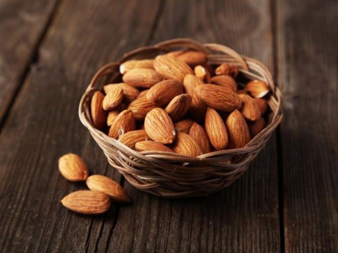 Almonds Side Effects: Eating more almonds can worsen health | बदामाचे फायदे तुम्हाला माहीत असतीलच आता नुकसान वाचा, जाणून घ्या एका दिवसात किती बदाम खावेत.. Almonds Side Effects: Eating more almonds can worsen health | बदामाचे फायदे तुम्हाला माहीत असतीलच आता नुकसान वाचा, जाणून घ्या एका दिवसात किती बदाम खावेत..