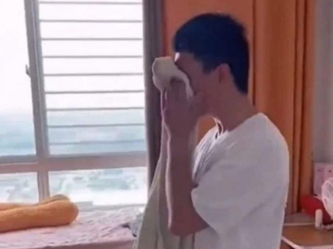 Chinese father teach 6 year old son maths, He failed father cried on camera | VIDEO: 6 वर्षाच्या मुलाला वर्षभर रात्ररात्र जागून शिकवलं मॅथ्स, रिझल्ट बघून वडील ढसाढसा रडले! Chinese father teach 6 year old son maths, He failed father cried on camera | VIDEO: 6 वर्षाच्या मुलाला वर्षभर रात्ररात्र जागून शिकवलं मॅथ्स, रिझल्ट बघून वडील ढसाढसा रडले!