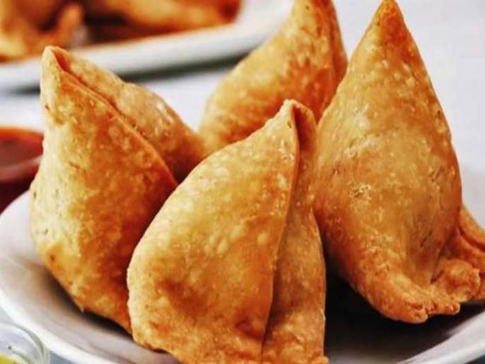 Fried samosa in the same oil can cause cancer | पुन्हा पुन्हा वापरलेल्या तेलातील समोसा ठरू शकतो कॅन्सरचं कारण, जाणून घ्या उपाय... Fried samosa in the same oil can cause cancer | पुन्हा पुन्हा वापरलेल्या तेलातील समोसा ठरू शकतो कॅन्सरचं कारण, जाणून घ्या उपाय...
