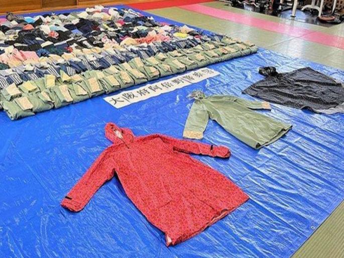 Japanese man obsessed with women raincoat stole 360 in 13 years | व्यक्तीला लागली होती महिलांचे रेनकोट चोरण्याची चटक, कारण वाचून व्हाल हैराण Japanese man obsessed with women raincoat stole 360 in 13 years | व्यक्तीला लागली होती महिलांचे रेनकोट चोरण्याची चटक, कारण वाचून व्हाल हैराण