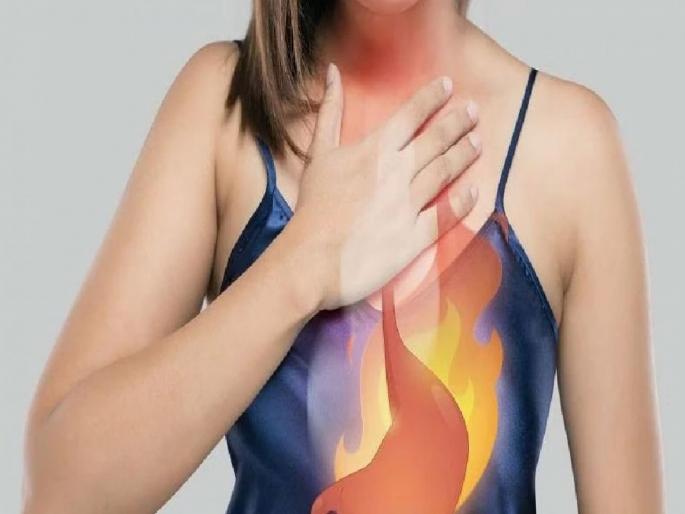 How to cure acid reflux heartburn may happen due to your sleeping position after having food meal | जेवण केल्यावर छातीत जळजळ होते? तर अशाप्रकारे झोपण्याची ही सवय सोडा... How to cure acid reflux heartburn may happen due to your sleeping position after having food meal | जेवण केल्यावर छातीत जळजळ होते? तर अशाप्रकारे झोपण्याची ही सवय सोडा...
