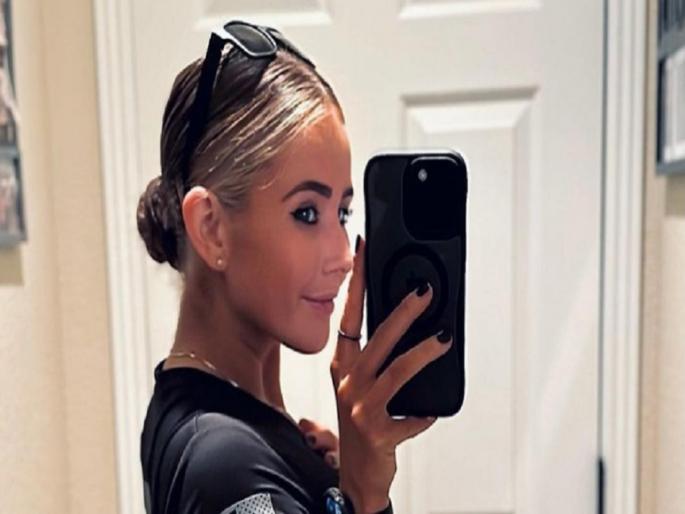 People want to get arrest by this lady police officer demands custody from her | या महिला पोलीस अधिकाऱ्याचं सौंदर्य पाहून लोक अवाक्, स्वत:हून अटक करण्याची करताहेत मागणी People want to get arrest by this lady police officer demands custody from her | या महिला पोलीस अधिकाऱ्याचं सौंदर्य पाहून लोक अवाक्, स्वत:हून अटक करण्याची करताहेत मागणी