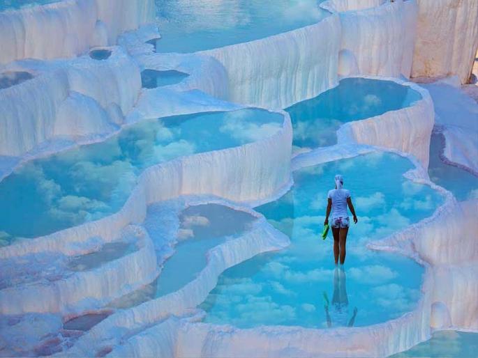 Pamukkale thermal pools turkey mysterious waterfalls cotton castle | आजही 'या' गरम पाण्याच्या झऱ्यांचं रहस्य आहे कायम, अनेक आजार दूर होण्याचा केला जातो दावा! Pamukkale thermal pools turkey mysterious waterfalls cotton castle | आजही 'या' गरम पाण्याच्या झऱ्यांचं रहस्य आहे कायम, अनेक आजार दूर होण्याचा केला जातो दावा!