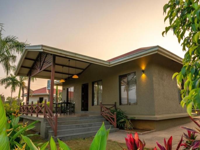 Giving tourists 'accommodation'; Report information as security, otherwise ... | पर्यटकांना 'निवास' देताहेत; सुरक्षितता म्हणून माहिती नोंदवा, अन्यथा...