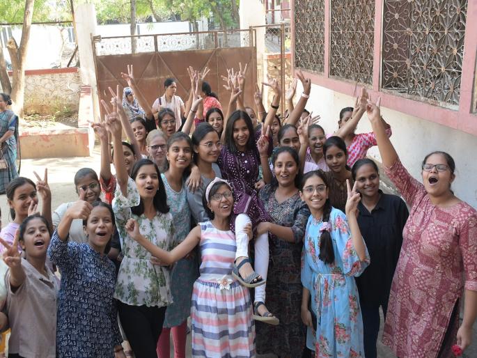 Chhatrapati Sambhajinagar division's performance in 10th class also declined after 12th; Ranked seventh in the state | छत्रपती संभाजीनगर विभागाची बारावीनंतर दहावीतही घसरण; राज्यात सातव्या स्थानी Chhatrapati Sambhajinagar division's performance in 10th class also declined after 12th; Ranked seventh in the state | छत्रपती संभाजीनगर विभागाची बारावीनंतर दहावीतही घसरण; राज्यात सातव्या स्थानी