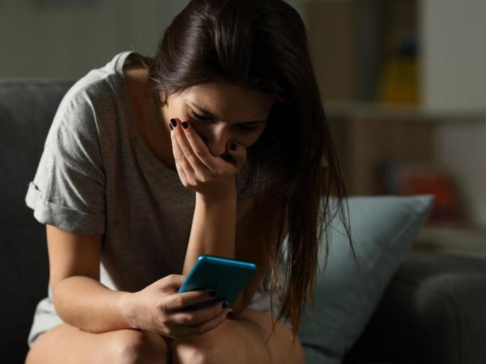 Everything happens easily, unconsciously in solitude love sex romance; What is revenge porn? The police of Maharashtra have warned | एकांतात सहज, नकळत सारे घडतेय; रिव्हेंज पॉर्न काय आहे? महाराष्ट्राच्या पोलिसांनीच केलेय सावध