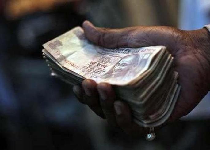 Three gambling mafias try to bribe Thanedar | ठाणेदाराला लाच देण्याचा प्रयत्न करणारे तीन जुगार माफिया गजाआड