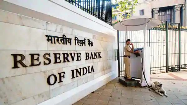 Scam loans cannot be sold to 'bad banks': RBI | घोटाळ्यातील कर्ज ‘बॅड बँके’ला विकता येणार नाही : रिझर्व्ह बँक