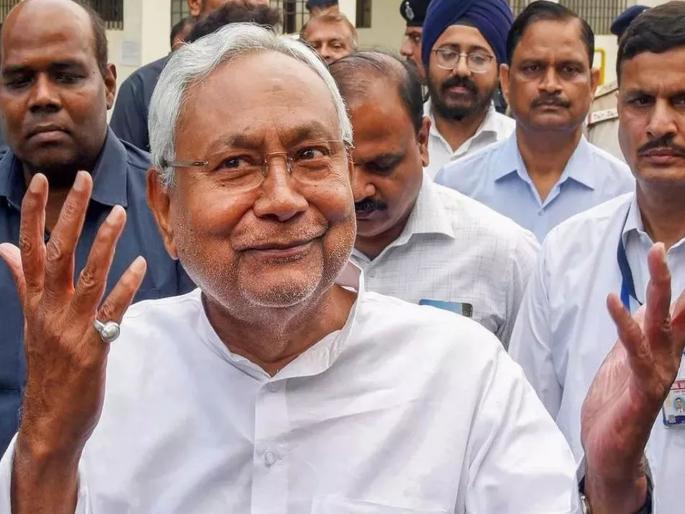 'Someone left an envelope in our office, found a bond of ₹10 crore', JD(U) told Election Commission | 'आमच्या कार्यालयात कुणी लिफाफा सोडून गेलं,  बघितलं तर ₹10 कोटींचे बॉन्ड'; जदयूनं निवडणूक आयोगाला सांगितलं 'Someone left an envelope in our office, found a bond of ₹10 crore', JD(U) told Election Commission | 'आमच्या कार्यालयात कुणी लिफाफा सोडून गेलं,  बघितलं तर ₹10 कोटींचे बॉन्ड'; जदयूनं निवडणूक आयोगाला सांगितलं