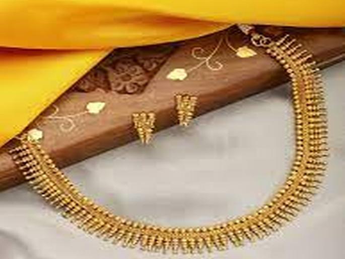 The jweller was ruined by giving fake gold ornaments | सोन्याचे नकली दागिने देऊन सराफाला गंडवले The jweller was ruined by giving fake gold ornaments | सोन्याचे नकली दागिने देऊन सराफाला गंडवले