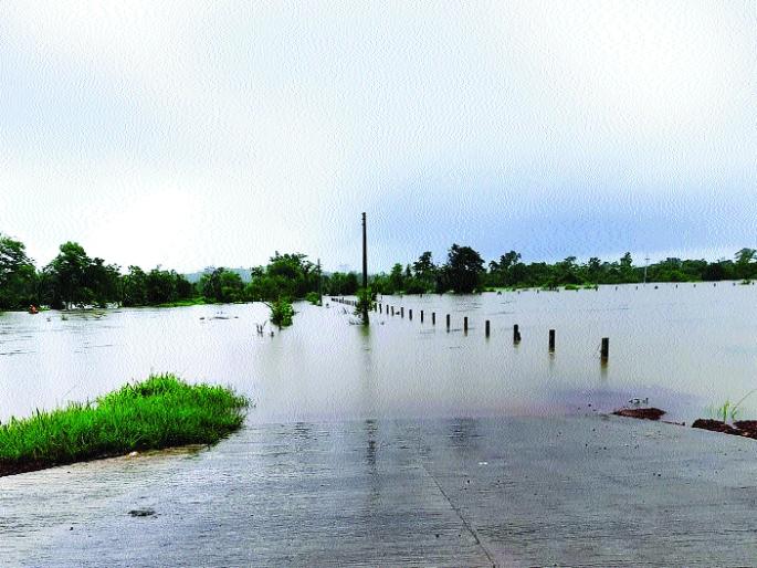 Heavy rains hit Raigad district | रायगड जिल्ह्याला पावसाचा जोरदार तडाखा Heavy rains hit Raigad district | रायगड जिल्ह्याला पावसाचा जोरदार तडाखा
