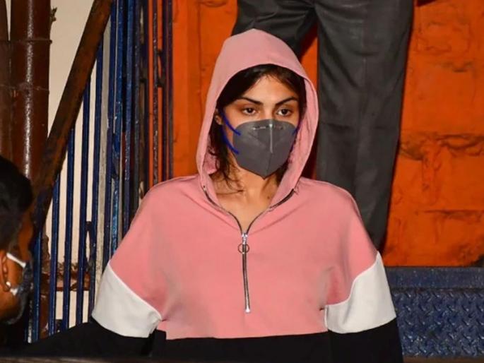 Sushant Singh Rajput Case: ED has no strong evidence against Rhea Chakraborty | Sushant Singh Rajput Case: रियाविरुद्ध ईडीकडे नाही एकही सबळ पुरावा; लवकरच मिळणार दिलासा