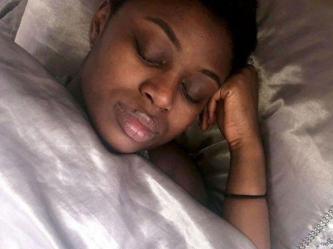 This girl who missed her exams because she slept for 3 weeks straight news goes viral | बाबो! लागोपाठ ३ आठवडे झोपून होती ही तरूणी; परीक्षाही हुकली!