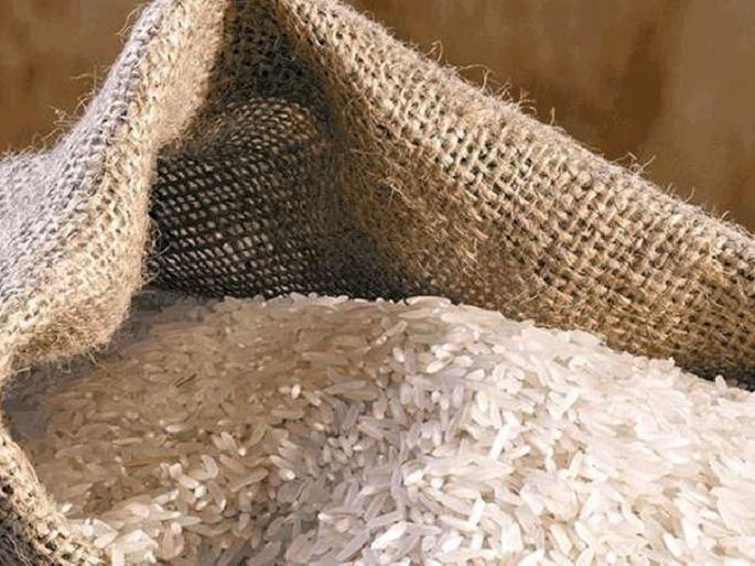 black marketing of ration grains in wardha district | शासकीय तांदळाला फुटले पाय; मध्यप्रदेशात नेऊन विक्री black marketing of ration grains in wardha district | शासकीय तांदळाला फुटले पाय; मध्यप्रदेशात नेऊन विक्री