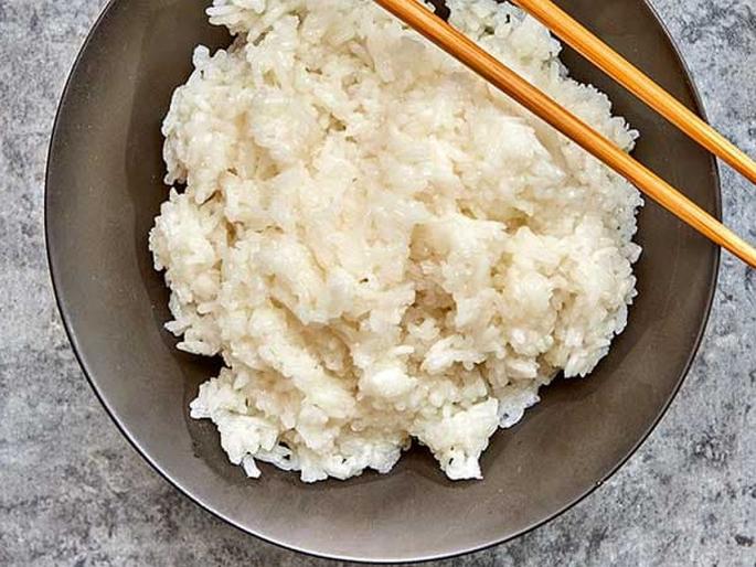Sticky Rice: This rice is very expensive, the price per kg will make your eyes widen, it is a special feature | हा तांदूळ आहे प्रचंड महाग, प्रति किलोचा दर ऐकून डोळे विस्फारतील, असं आहे खास वैशिष्ट्य Sticky Rice: This rice is very expensive, the price per kg will make your eyes widen, it is a special feature | हा तांदूळ आहे प्रचंड महाग, प्रति किलोचा दर ऐकून डोळे विस्फारतील, असं आहे खास वैशिष्ट्य