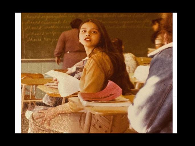 Sanjay Dutt daughter trishala dutt shares her mom Richa Sharma old picture | ही आहे बॉलिवूडमधील आघाडीच्या अभिनेत्याची पत्नी, काही वर्षांपूर्वी कर्करोगाने झाले निधन