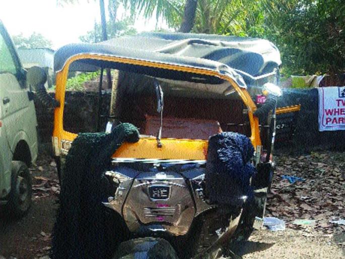 One killed by rickshaw tree; Both injured | रिक्षा झाडाला धडकून एक ठार; दोघे जखमी One killed by rickshaw tree; Both injured | रिक्षा झाडाला धडकून एक ठार; दोघे जखमी