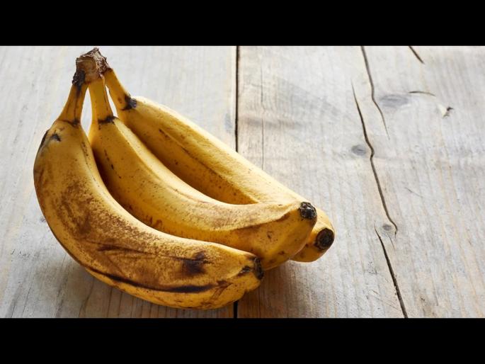 Banana and Papaya combination is dangerous for your health know the reson | केळी आणि 'या' फळाचं कॉम्बिनेशन ठरू शकतं घातक, एकत्र खाण्याची करू नका चूक