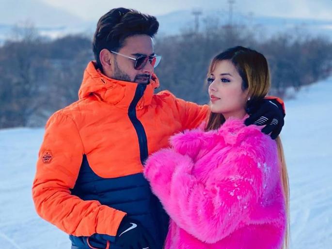 Rishabh Pant blocks actress Urvashi Rautela as he 'didn't want to take anything forward': Report | उगाच चर्चा नको; रिषभ पंतनं बॉलिवूड अभिनेत्रीला WhatsApp वर केलं ब्लॉक!