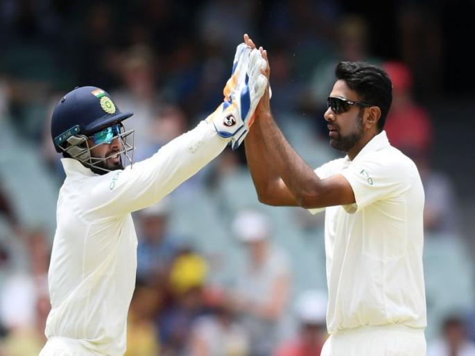 IND vs AUS 1st Test: rishabh pant brek ms dhoni record adelaide took six catches australia indian wicket keeper in australia | IND vs AUS 1st Test : रिषभ पंतने टाकले धोनीलाही पिछाडीवर, बनवला हा विक्रम
