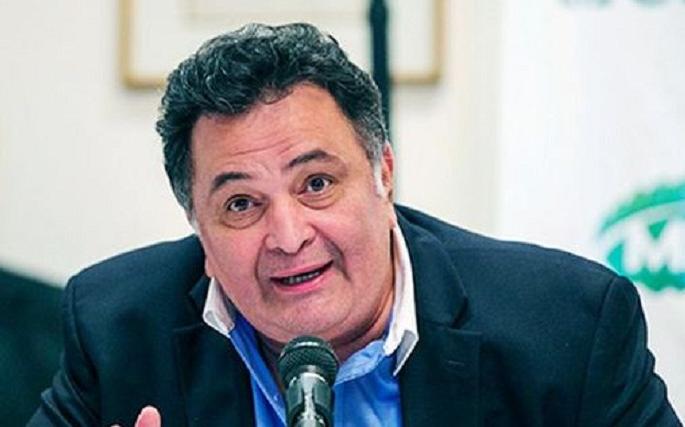 Home > Entertainment Rishi Kapoor’s Controversial Tweets That Show he Never Feared Trolling or Criticism-ram | अनेकदा ट्रोल झालेत पण व्यक्त व्हायचे थांबले नाहीत ऋषी कपूर!!