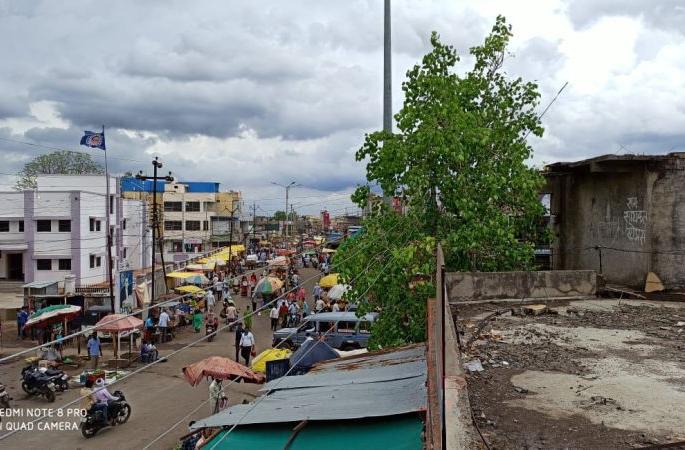 Market at Risod, Malegaon is abuzz! | रिसोड, मालेगाव येथील बाजारपेठ गजबजली ! Market at Risod, Malegaon is abuzz! | रिसोड, मालेगाव येथील बाजारपेठ गजबजली !