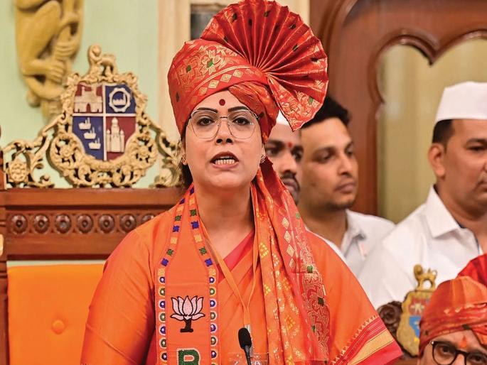 Take criminal action against birth certificates given to Bangladeshi; BMC Mayor Ritu Tawde orders | बांगलादेशींना दिलेल्या जन्म प्रमाणपत्रप्रकरणी फौजदारी कारवाई करा; महापौर तावडेंचे आदेश Take criminal action against birth certificates given to Bangladeshi; BMC Mayor Ritu Tawde orders | बांगलादेशींना दिलेल्या जन्म प्रमाणपत्रप्रकरणी फौजदारी कारवाई करा; महापौर तावडेंचे आदेश