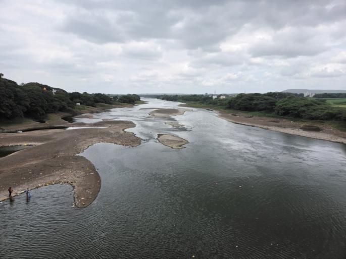 pune news repair of dam at Koregaon Bhima stalled even after one and a half months; Farmers unhappy | कोरेगाव भीमा येथील बंधाऱ्याची दुरुस्ती दीड महिन्यानंतरही रखडली; शेतकऱ्यांमध्ये नाराजी pune news repair of dam at Koregaon Bhima stalled even after one and a half months; Farmers unhappy | कोरेगाव भीमा येथील बंधाऱ्याची दुरुस्ती दीड महिन्यानंतरही रखडली; शेतकऱ्यांमध्ये नाराजी