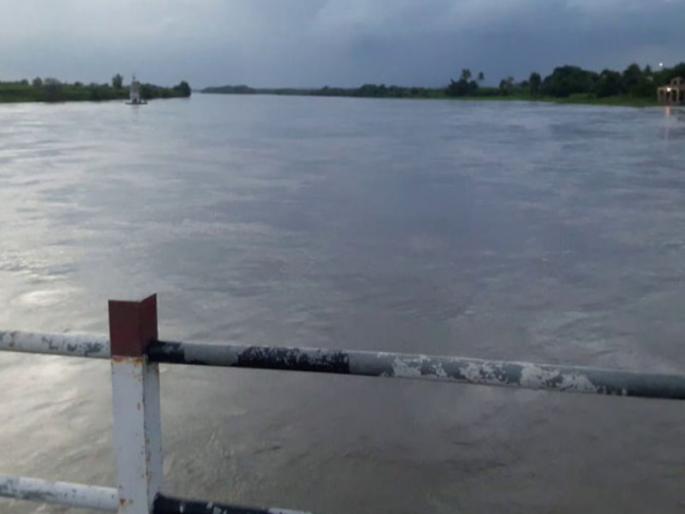 Male corpses found in river basin at Indapur | इंदापूरातील नदीपात्रात आढळला पुरुषाचा मृतदेह Male corpses found in river basin at Indapur | इंदापूरातील नदीपात्रात आढळला पुरुषाचा मृतदेह