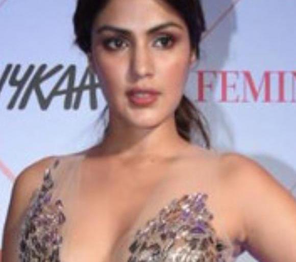 'Look out' against Riya Chakraborty! | रिया चक्रवर्ती विरोधात 'लुक आऊट'! 'Look out' against Riya Chakraborty! | रिया चक्रवर्ती विरोधात 'लुक आऊट'!