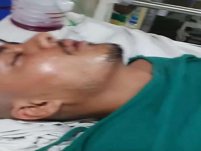 patna city rjd mla son brutally beaten a boy because he did not serve tasty food | आमदाराच्या मुलाची 'दबंगगिरी', मनासारखे खायला न मिळाल्याने तरुणाला मारहाण patna city rjd mla son brutally beaten a boy because he did not serve tasty food | आमदाराच्या मुलाची 'दबंगगिरी', मनासारखे खायला न मिळाल्याने तरुणाला मारहाण