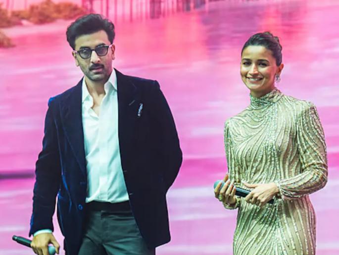 ranbir kapoor has 2 reels in his secret instagram account alia bhatt revealed | रणबीर कपूरच्या सीक्रेट इन्स्टाग्राम अकाउंटवर आहेत २ रील्स, कोणते? आलिया भटचा खुलासा