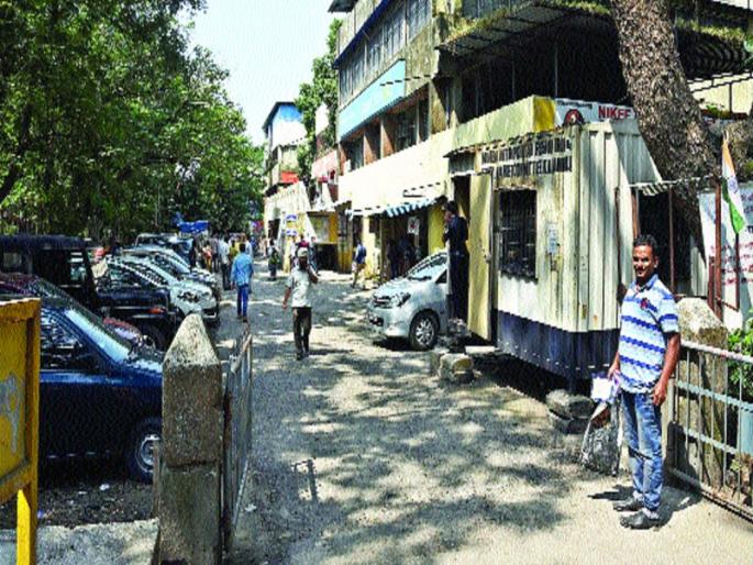 Defective manpower, 17 officials, lack of staff in Panvel RTO | पनवेल आरटीओमध्ये अपुरे मनुष्यबळ, १७ अधिकारी, कर्मचाऱ्यांची कमतरता Defective manpower, 17 officials, lack of staff in Panvel RTO | पनवेल आरटीओमध्ये अपुरे मनुष्यबळ, १७ अधिकारी, कर्मचाऱ्यांची कमतरता