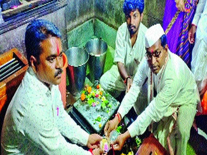 Rakshabandhan of Maulei, offering Rakhi of Muktaiya to Gyanadeva | माऊलींचेही रक्षाबंधन, ज्ञानदेवांना मुक्ताईची राखी अर्पण Rakshabandhan of Maulei, offering Rakhi of Muktaiya to Gyanadeva | माऊलींचेही रक्षाबंधन, ज्ञानदेवांना मुक्ताईची राखी अर्पण