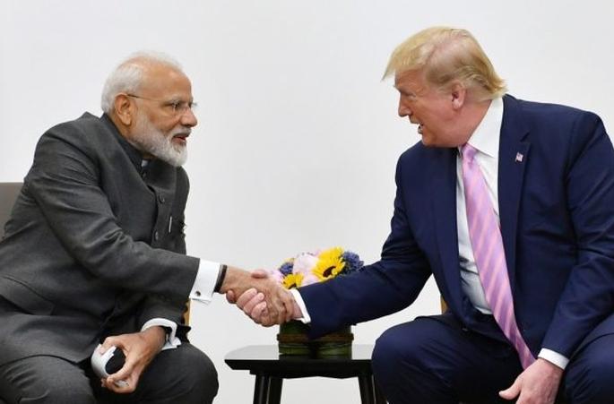 Coronavirus: Harmful to America due to Corona crisis, Trump asks Modi for help of tablet MMG | Coronavirus: कोरोना संकटापुढे अमेरिका हतबल, ट्रम्प यांनी मोदींकडे मागितली मदत Coronavirus: Harmful to America due to Corona crisis, Trump asks Modi for help of tablet MMG | Coronavirus: कोरोना संकटापुढे अमेरिका हतबल, ट्रम्प यांनी मोदींकडे मागितली मदत